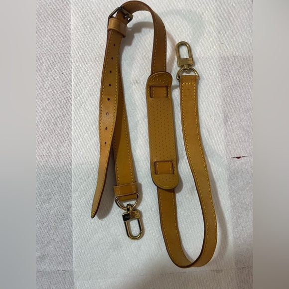 Louis Vuitton Vachetta Adjustable Keepall Bandoulière leather Strap - Picture 2 of 9